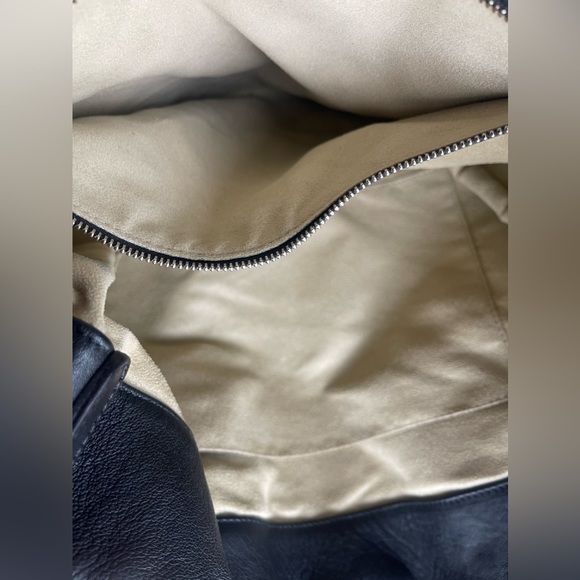 Jimmy Choo Black Leather shoulder Bag.
100% AUTHENTIC - Picture 6 of 10